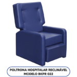 Poltrona hospitalar reclinável mecânica azul marinho BKPR 022 na posição sentada