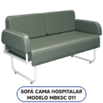 Sofá‑cama hospitalar MBKSC 011 em posição sofá, estrutura reforçada e estofamento hospitalar.